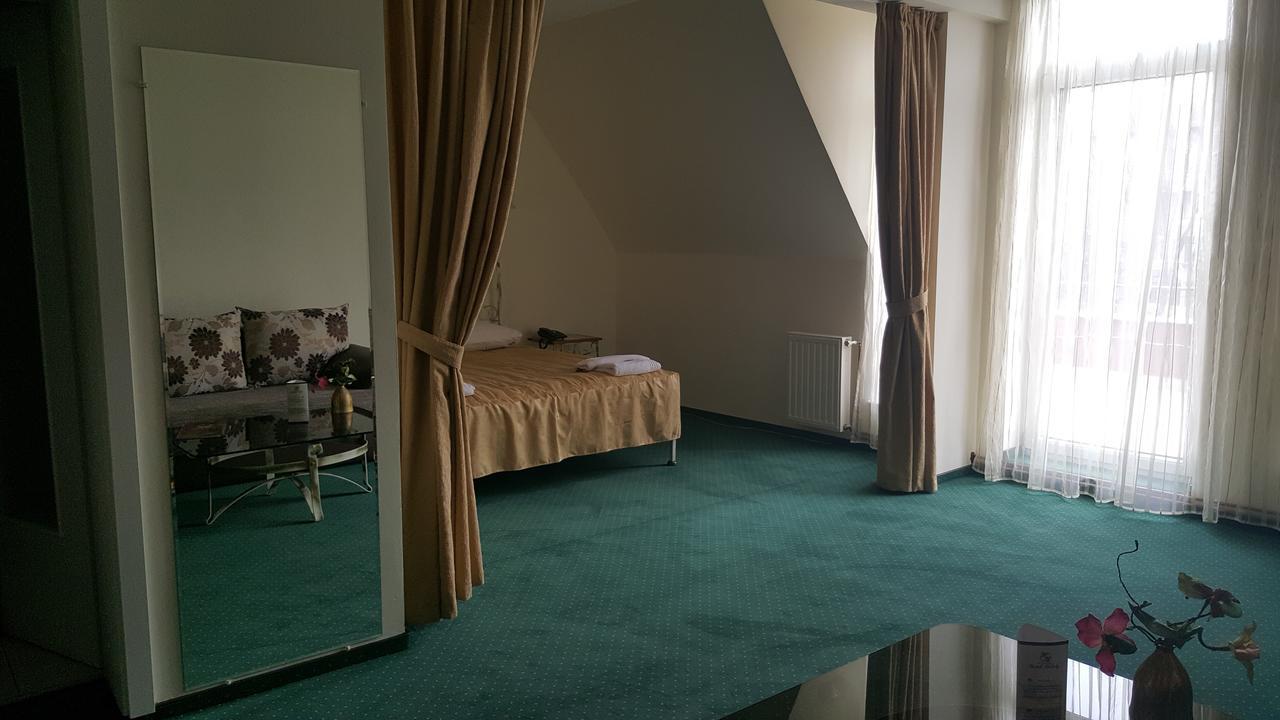 אורדאה Hotel Melody מראה חיצוני תמונה