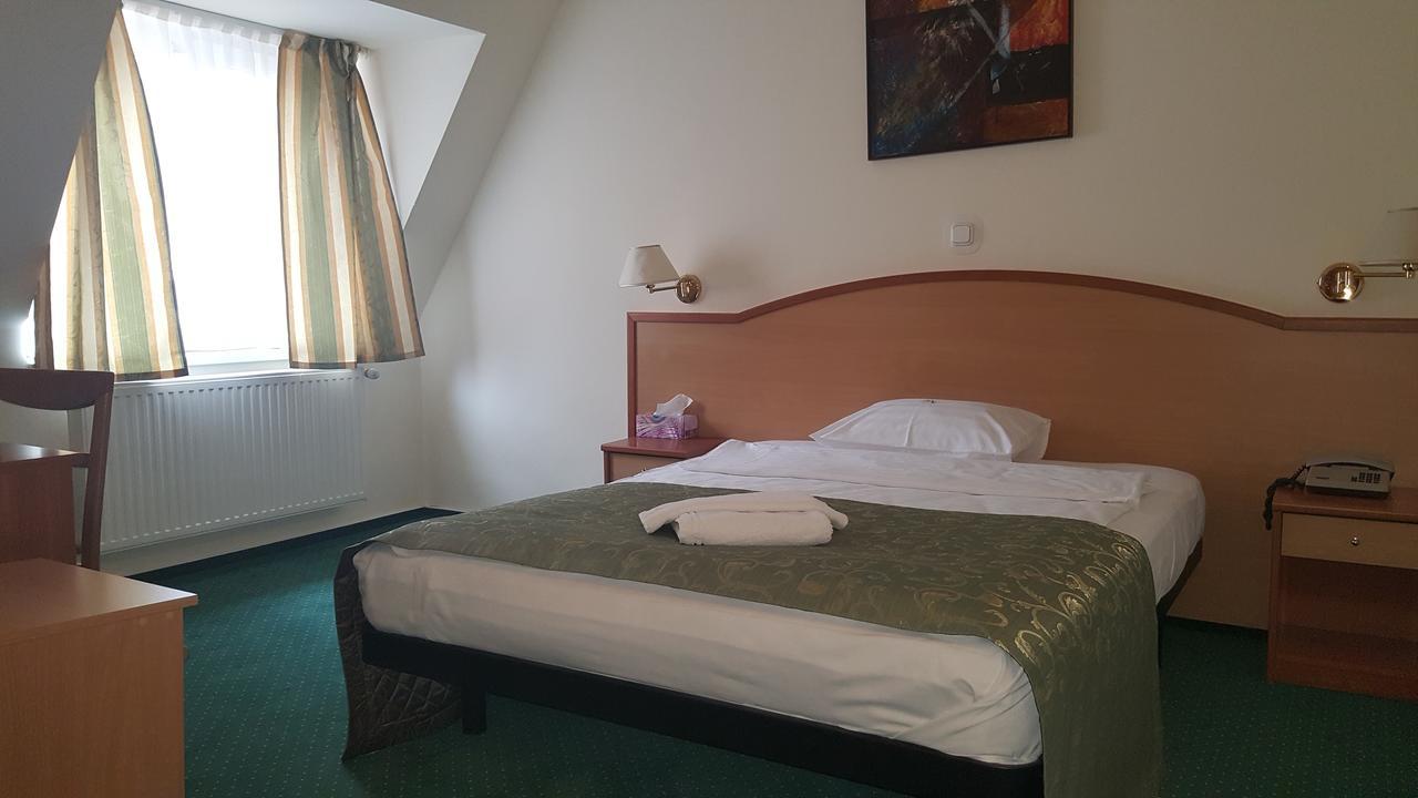 אורדאה Hotel Melody מראה חיצוני תמונה