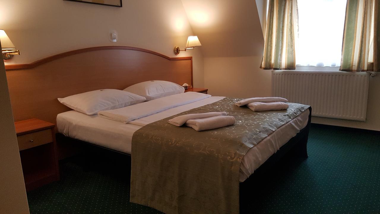 אורדאה Hotel Melody מראה חיצוני תמונה